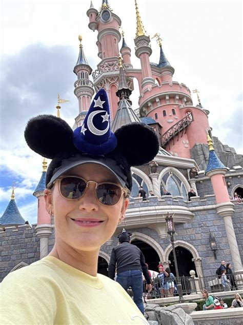 blake lively disneyland.